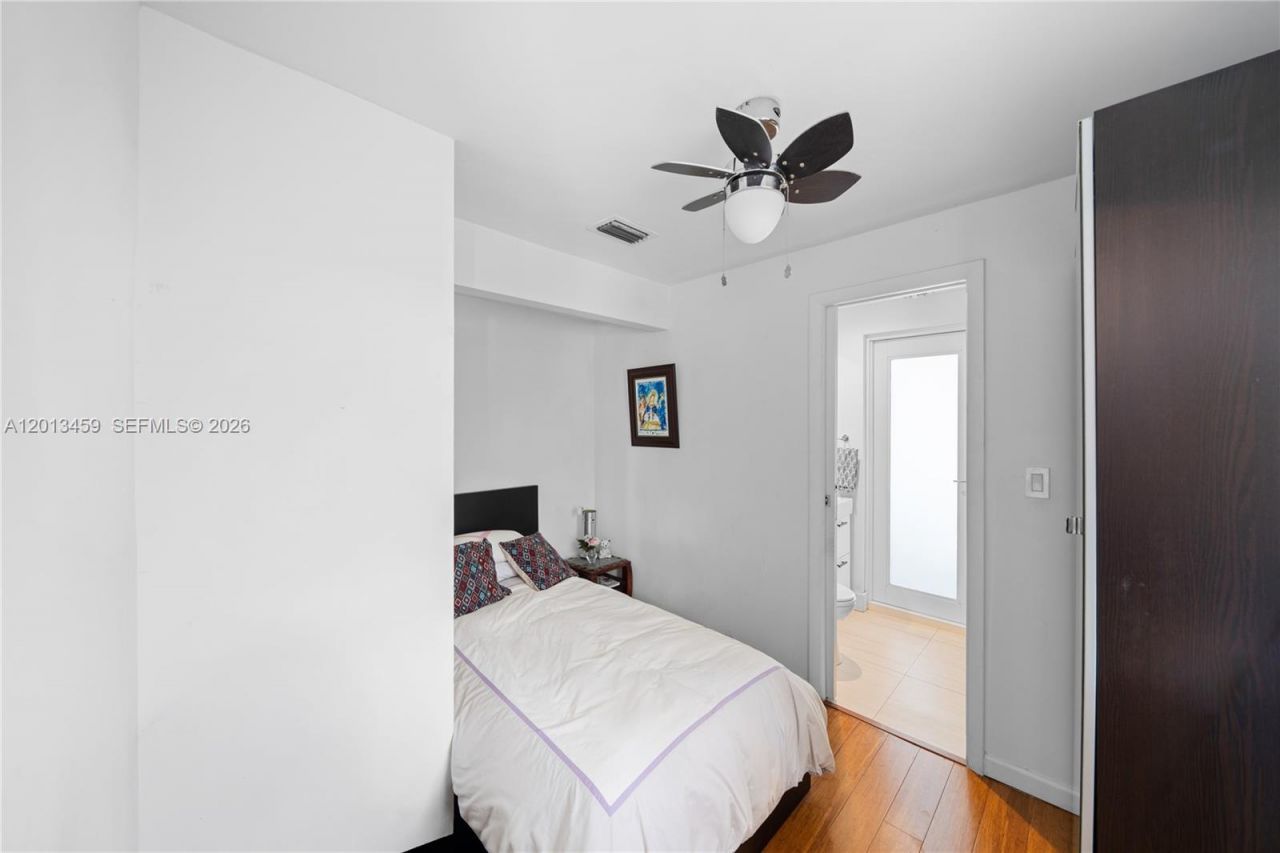 1281 S Venetian Way , Miami, FL 33139 Photo
