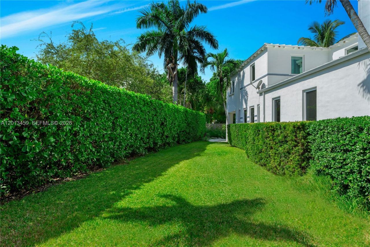1281 S Venetian Way , Miami, FL 33139 Photo