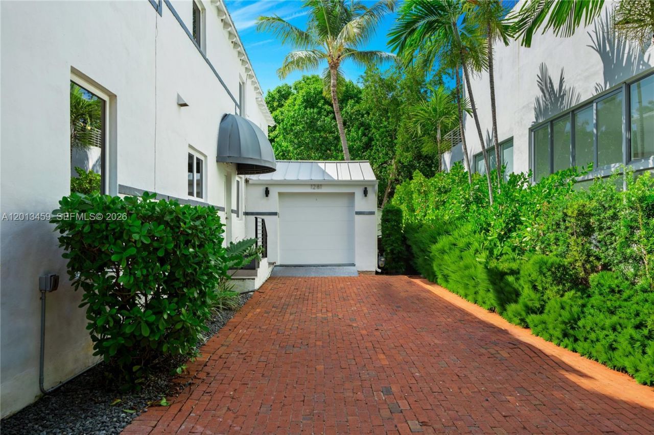 1281 S Venetian Way , Miami, FL 33139 Photo