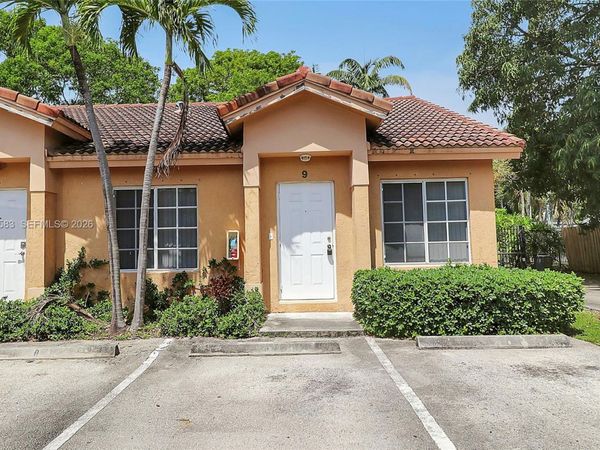 117 SE 3rd Ave, Unit 9, Hallandale Beach, FL 33009