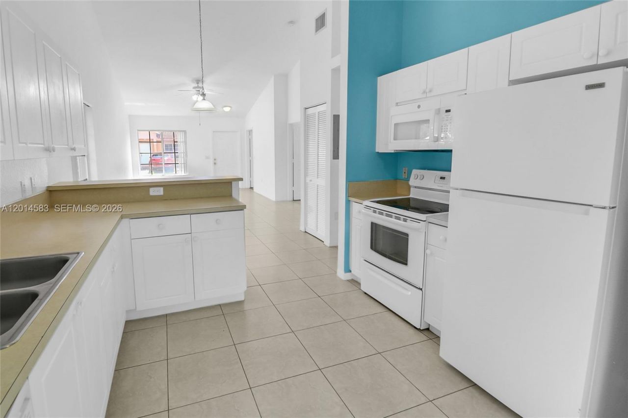 117 SE 3rd Ave, Unit 9, Hallandale Beach, FL 33009 Photo