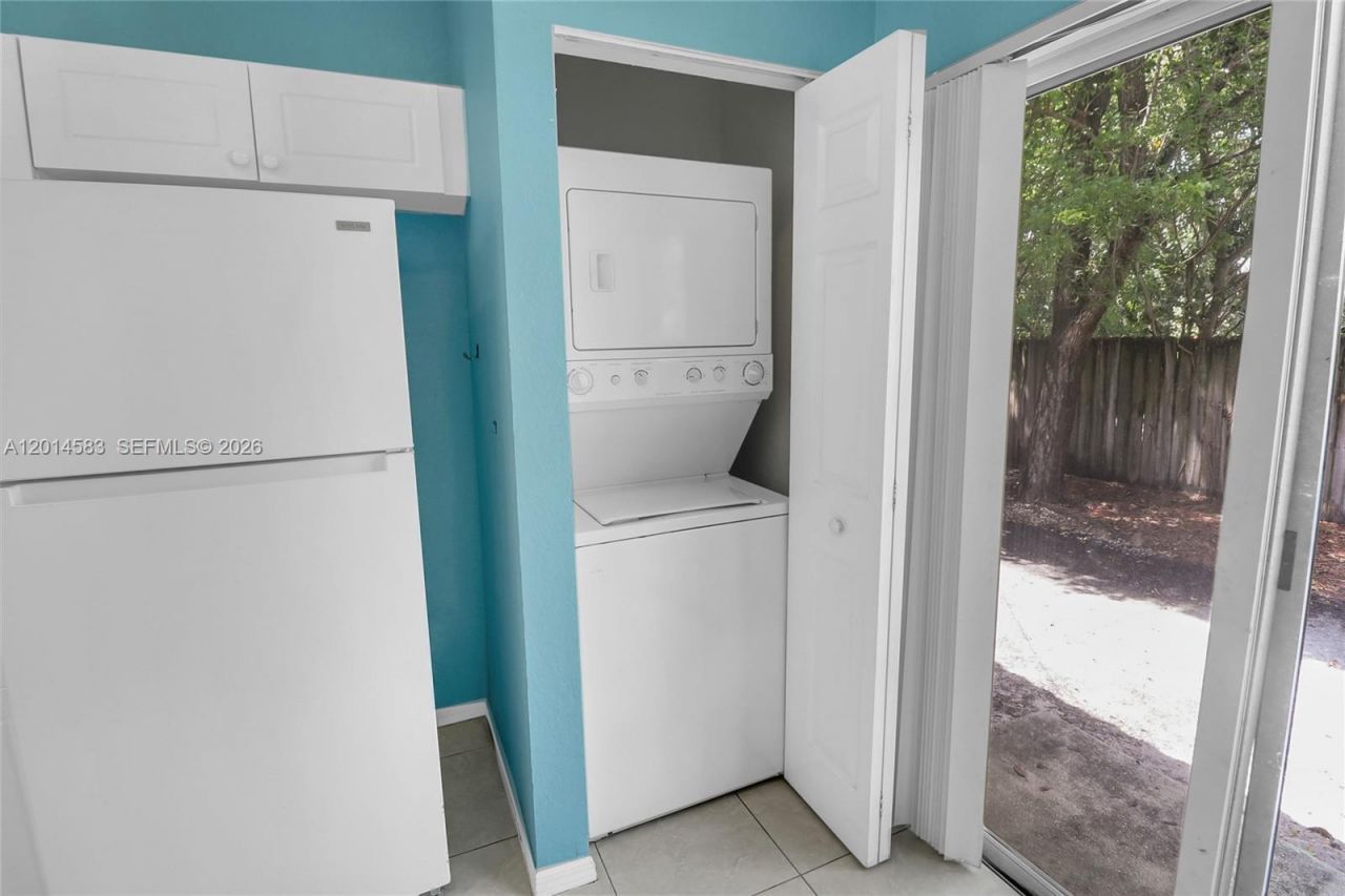 117 SE 3rd Ave, Unit 9, Hallandale Beach, FL 33009 Photo