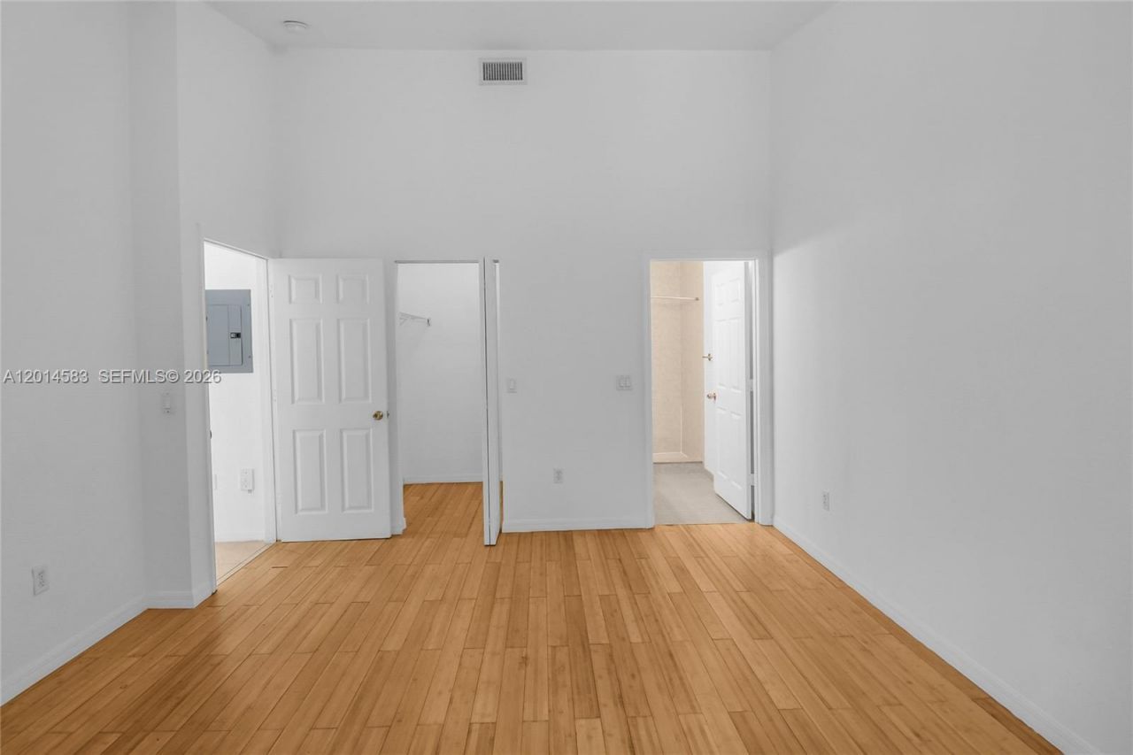 117 SE 3rd Ave, Unit 9, Hallandale Beach, FL 33009 Photo