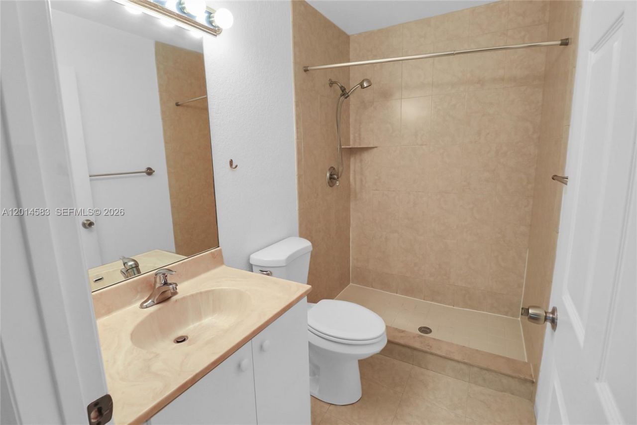 117 SE 3rd Ave, Unit 9, Hallandale Beach, FL 33009 Photo