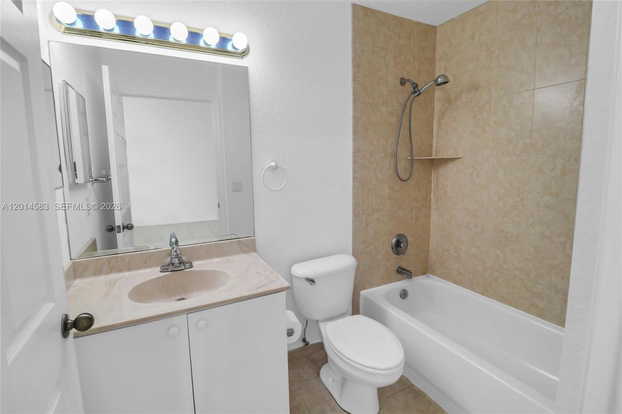117 SE 3rd Ave, Unit 9, Hallandale Beach, FL 33009 Photo