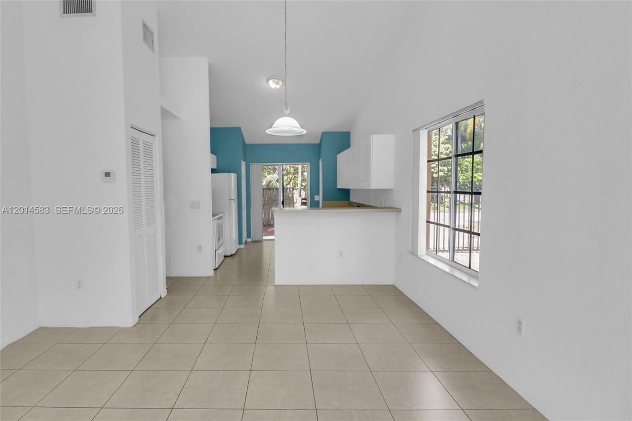 117 SE 3rd Ave, Unit 9, Hallandale Beach, FL 33009 Photo