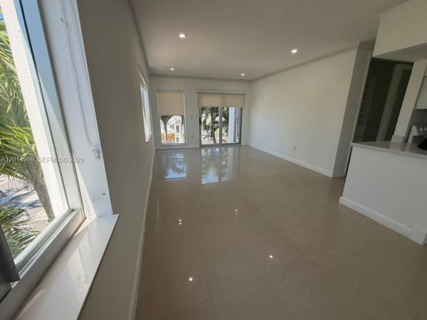 641 Espanola Way , Unit 14, Miami Beach, FL 33139