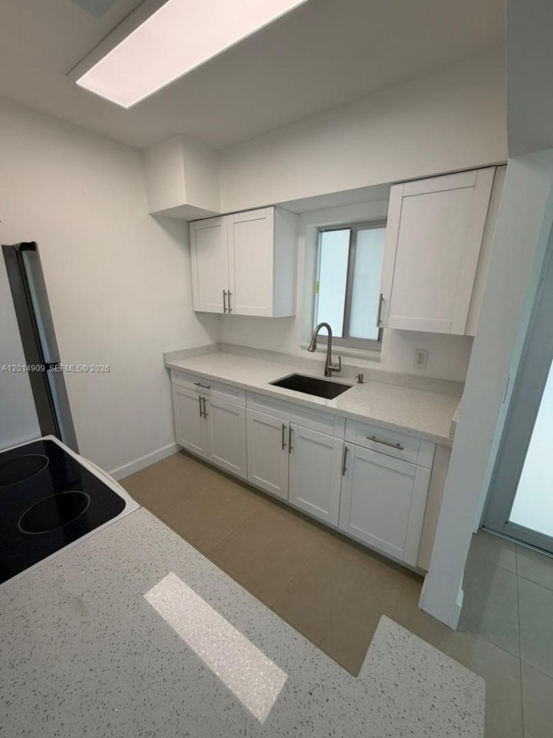 641 Espanola Way , Unit 14, Miami Beach, FL 33139 Photo