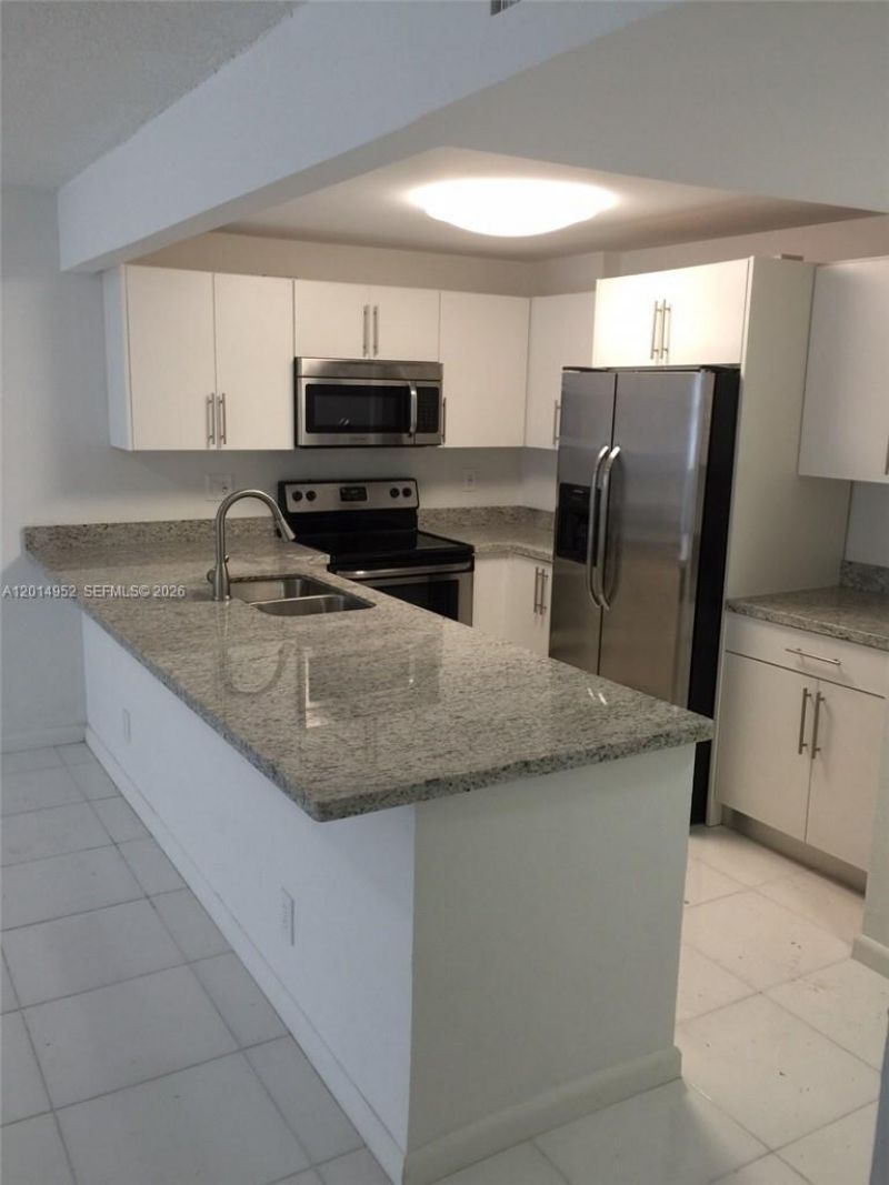 9143 SW 77 Av , Unit B107, Miami, FL 33156 Photo