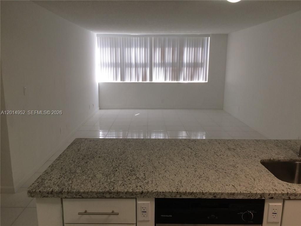 9143 SW 77 Av , Unit B107, Miami, FL 33156 Photo