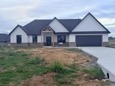 12702 Sierra Lane, Elgin, OK 73538