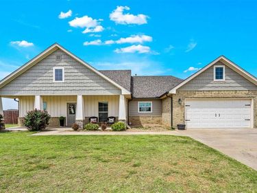 5854 Cornwallis Dr, Elgin, OK 73538