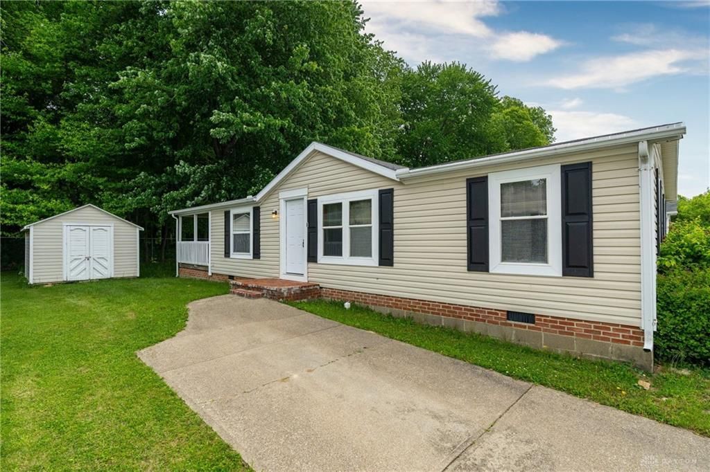 17 Bay Meadow Dr, Batavia, OH 45103 Main Photo