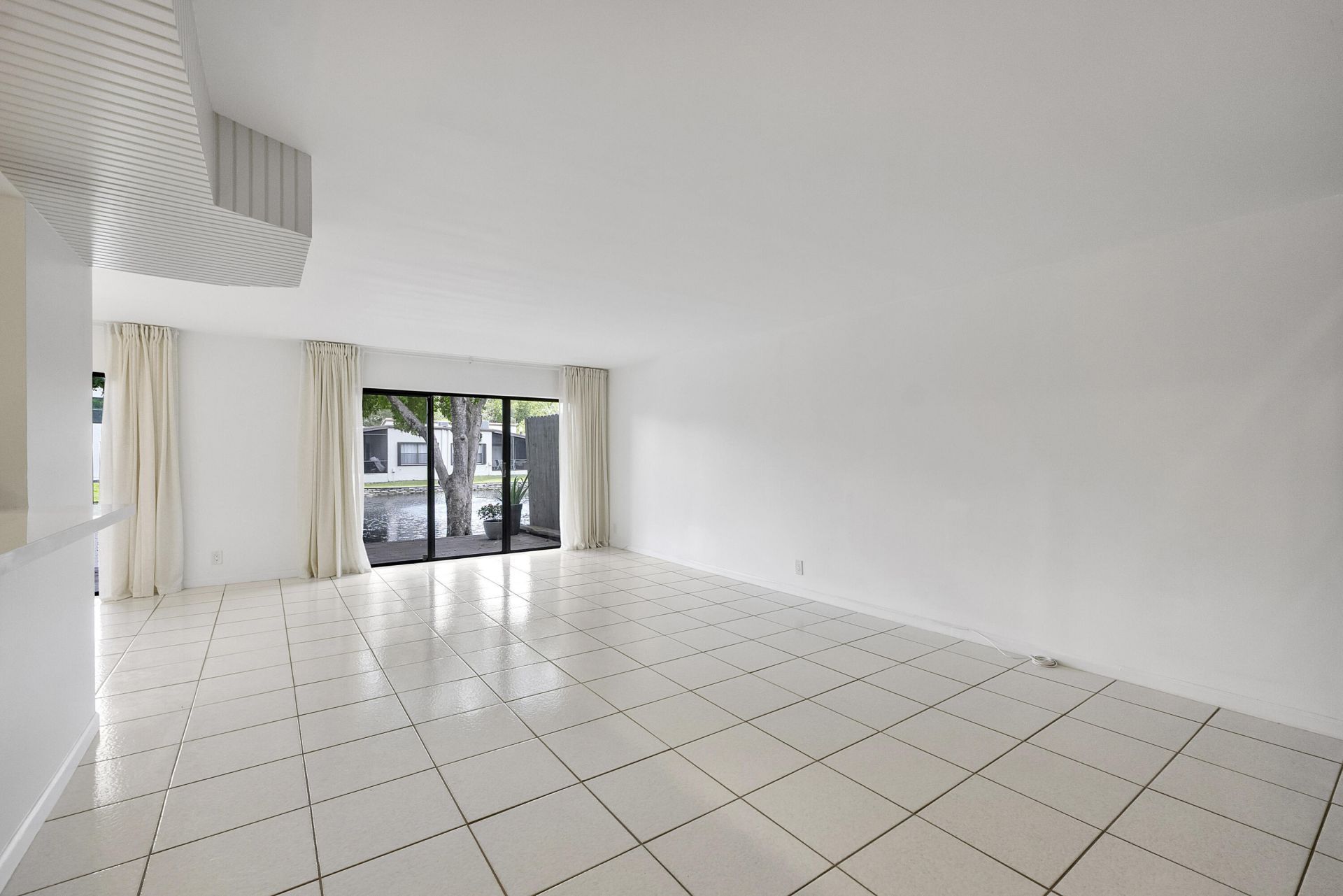9717 N New River Canal Road, Unit 409, Plantation, FL 33324 Photo