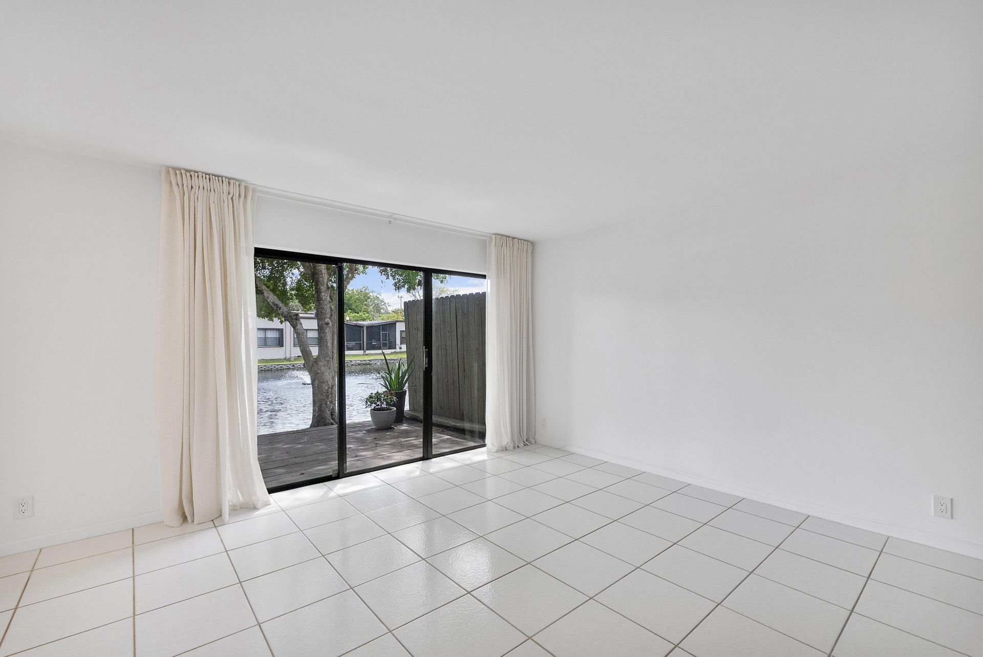 9717 N New River Canal Road, Unit 409, Plantation, FL 33324 Photo