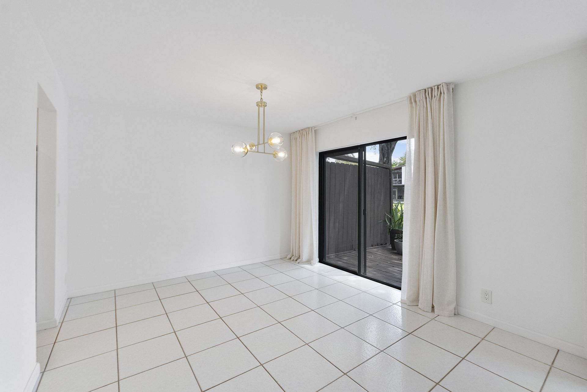 9717 N New River Canal Road, Unit 409, Plantation, FL 33324 Photo