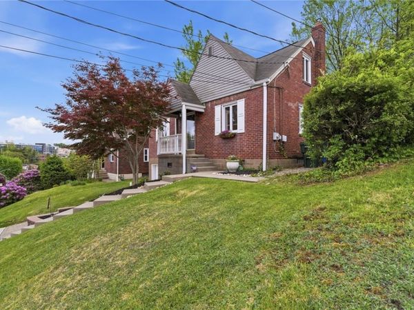 4580 Echo Glen Dr, Pittsburgh, PA 15236