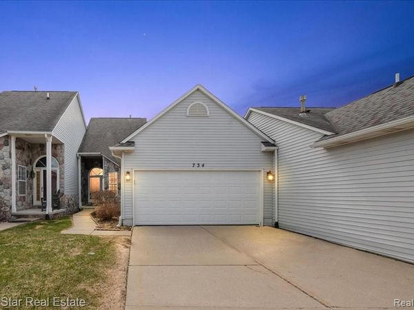 734 Challenging Trail , South Lyon, MI 48178