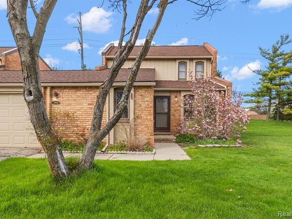 2905 Moon Lake Drive, West Bloomfield Twp, MI 48323
