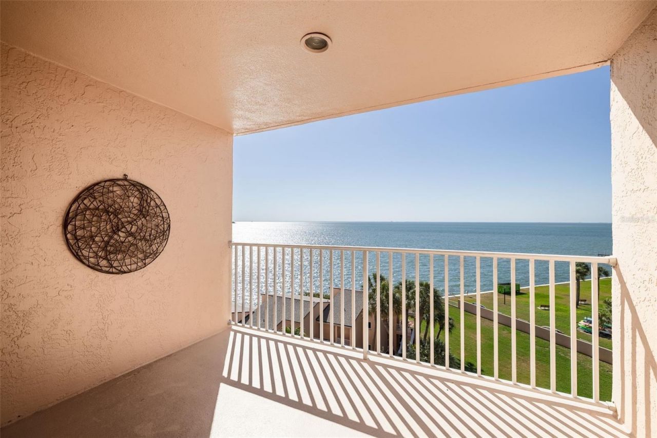 7432 Sunshine Skyway Lane S, Unit 704, Saint Petersburg, FL 33711 Photo