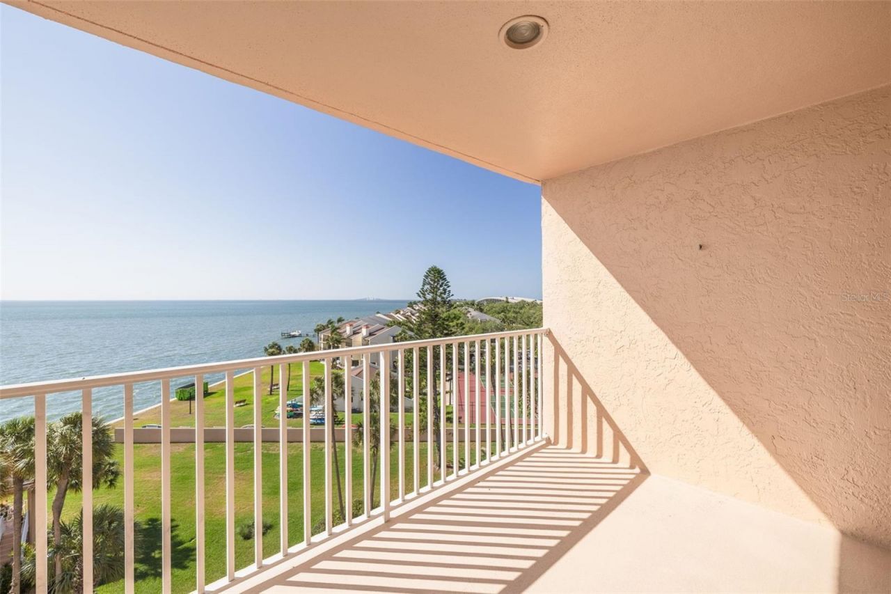 7432 Sunshine Skyway Lane S, Unit 704, Saint Petersburg, FL 33711 Photo
