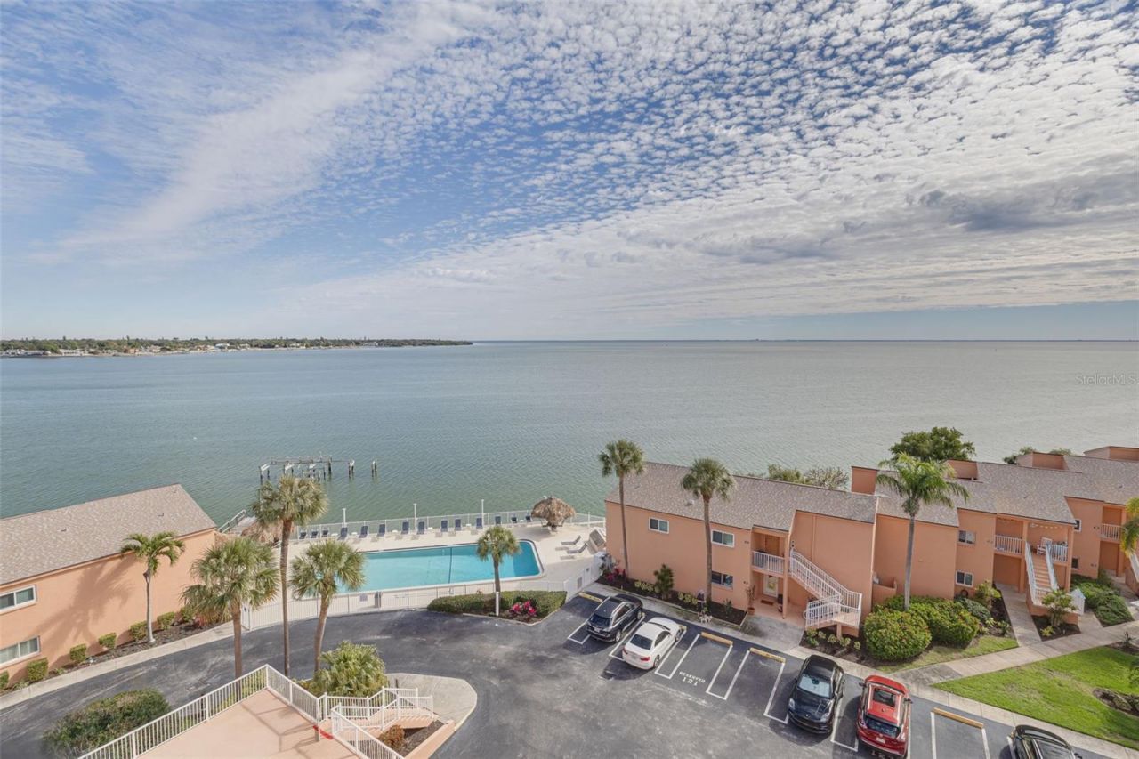 7432 Sunshine Skyway Lane S, Unit 704, Saint Petersburg, FL 33711 Photo