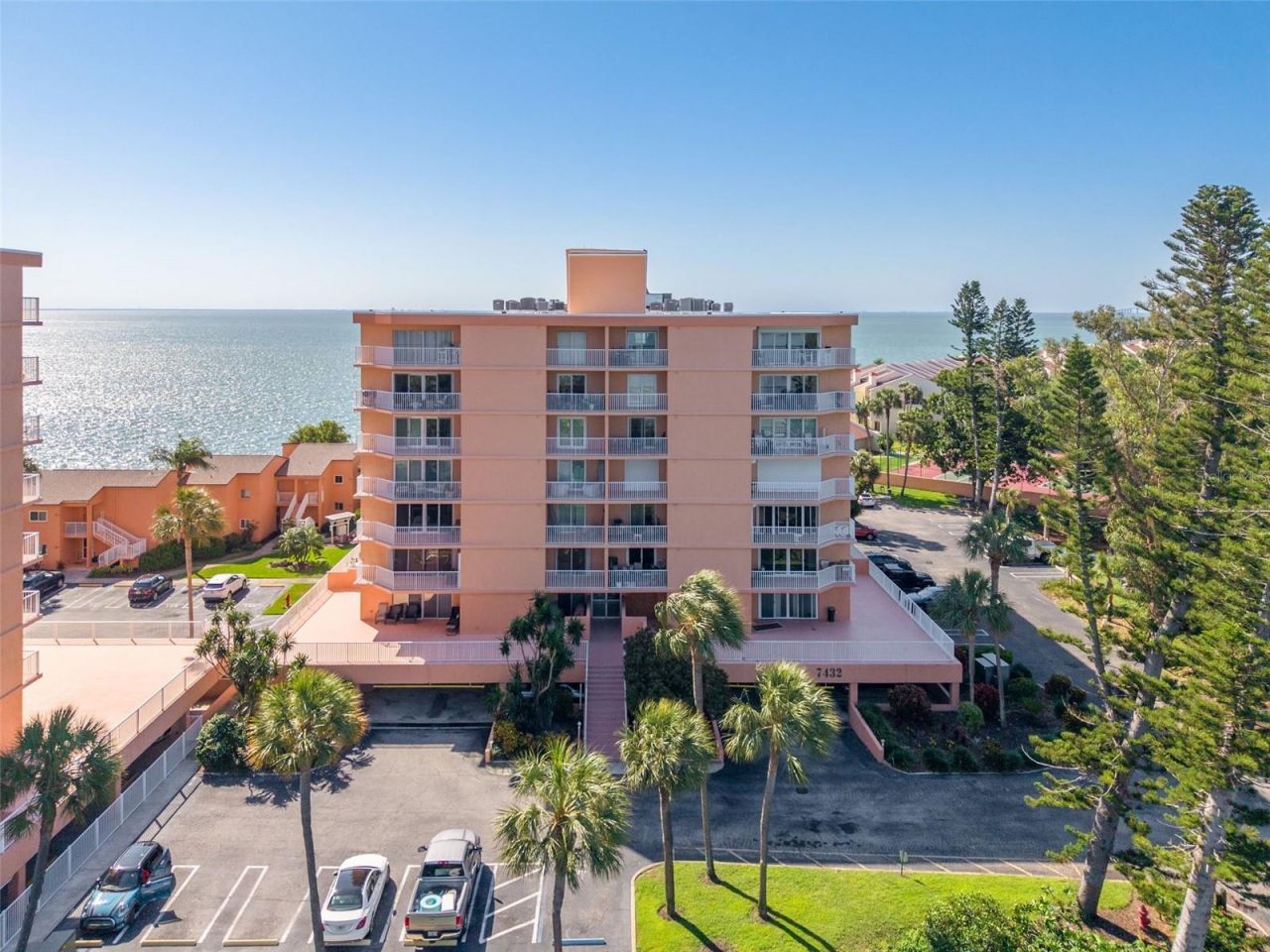 7432 Sunshine Skyway Lane S, Unit 704, Saint Petersburg, FL 33711 Photo