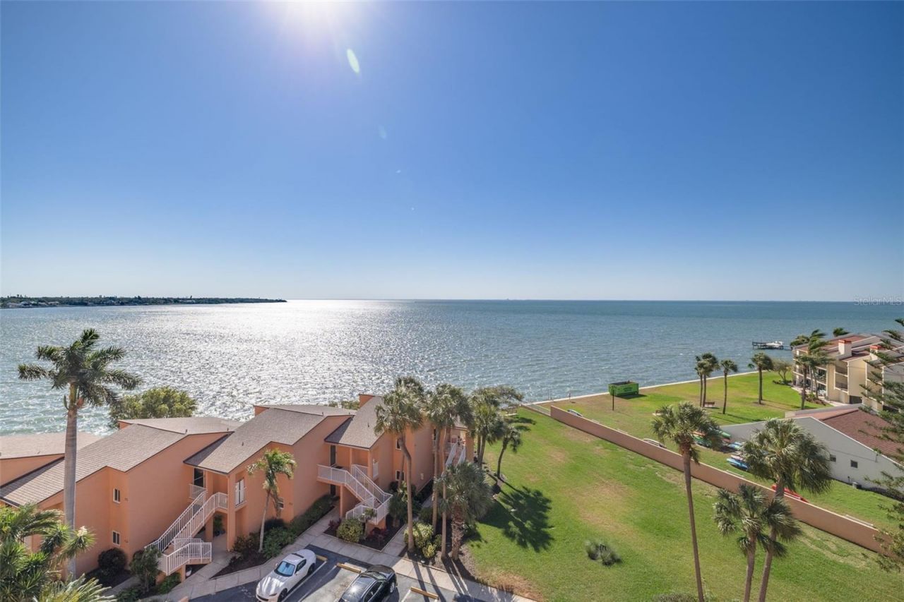 7432 Sunshine Skyway Lane S, Unit 704, Saint Petersburg, FL 33711 Photo