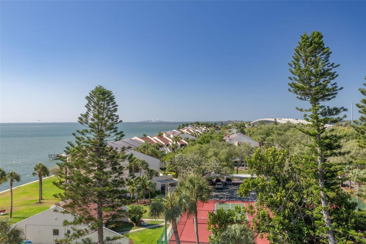 7432 Sunshine Skyway Lane S, Unit 704, Saint Petersburg, FL 33711 Photo