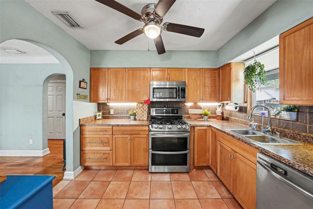 2827 9th Avenue N, Saint Petersburg, FL 33713 Photo