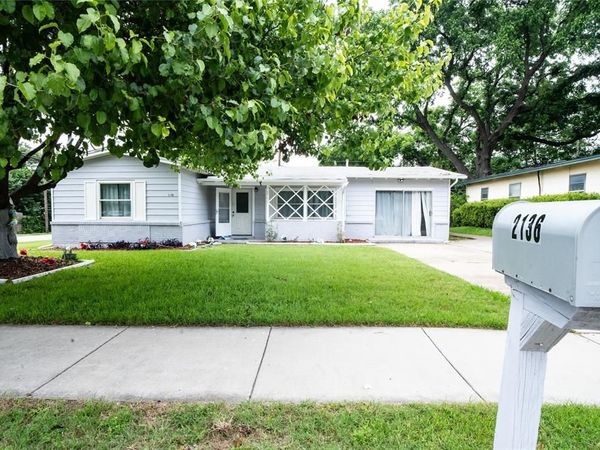 2136 Ridgeway Street, Arlington, TX 76010