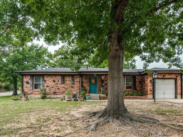 727 Norwood Drive, Hurst, TX 76053