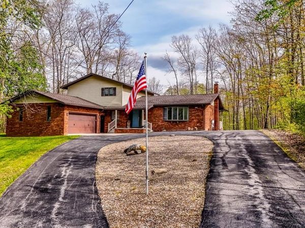 376 Twin Bay Trail, Willard, OH 44890