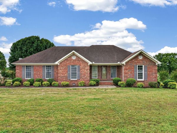 31 Eastridge Rd, Fayetteville, TN 37334