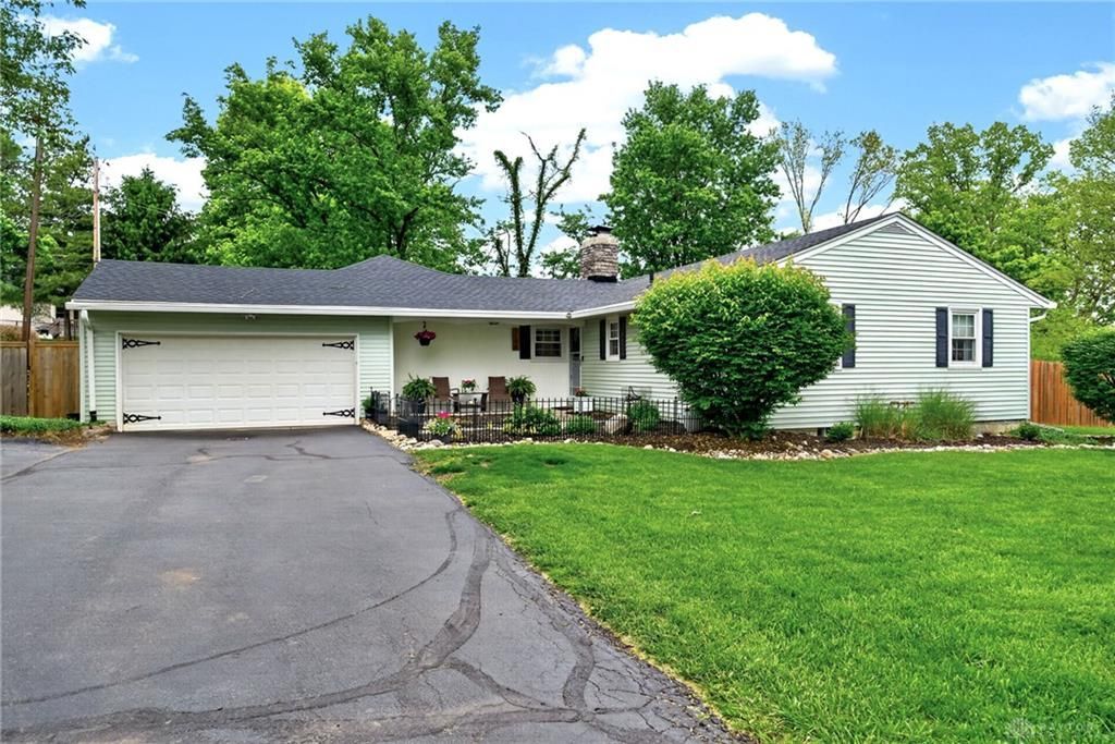3194 Birchall Drive, Dayton, OH 45440 Main Photo