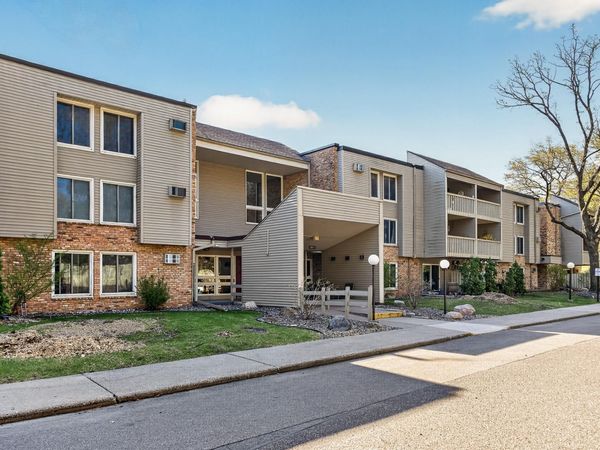 4045 Hodgson Road, Unit 211, Shoreview, MN 55126