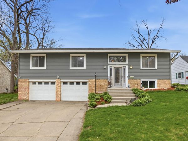 565 3rd Avenue SW, Hutchinson, MN 55350