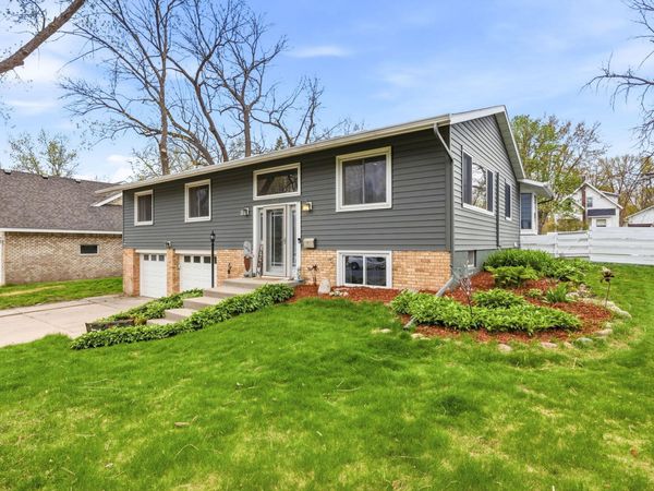 565 3rd Avenue SW, Hutchinson, MN 55350