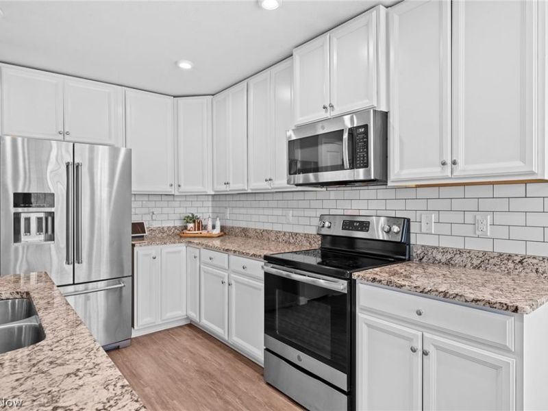 2135 Farroni Drive, Willoughby, OH 44094 Photo 9
