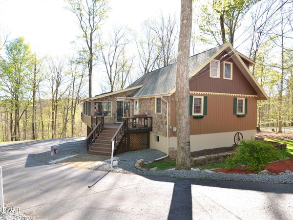 104 Ash Lane , Greentown, PA 18426