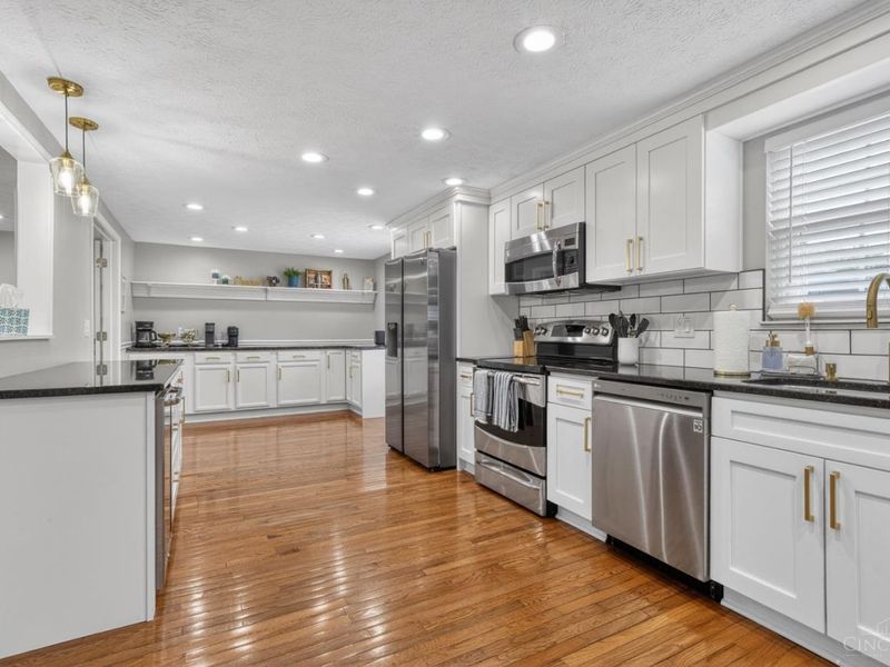 831 Massachusetts Drive, Union Twp, OH 45245 Photo 7