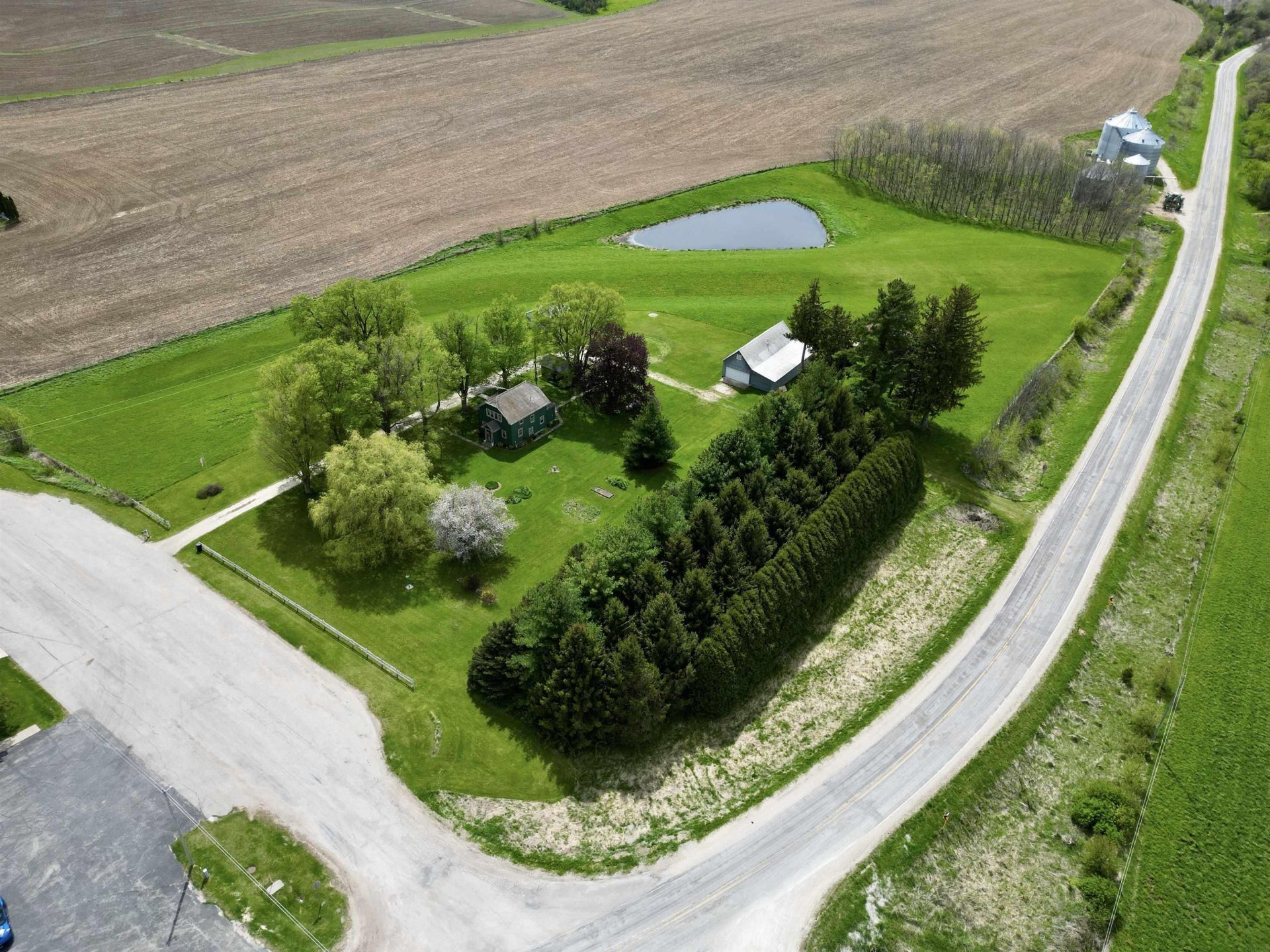 2393 Glenville Road, Decorah, IA 52101 Main Photo