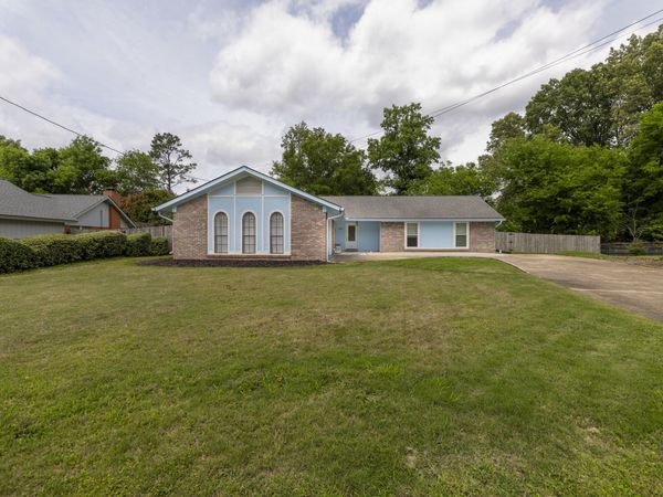 105 Mangrove Palm, Starkville, MS 39759