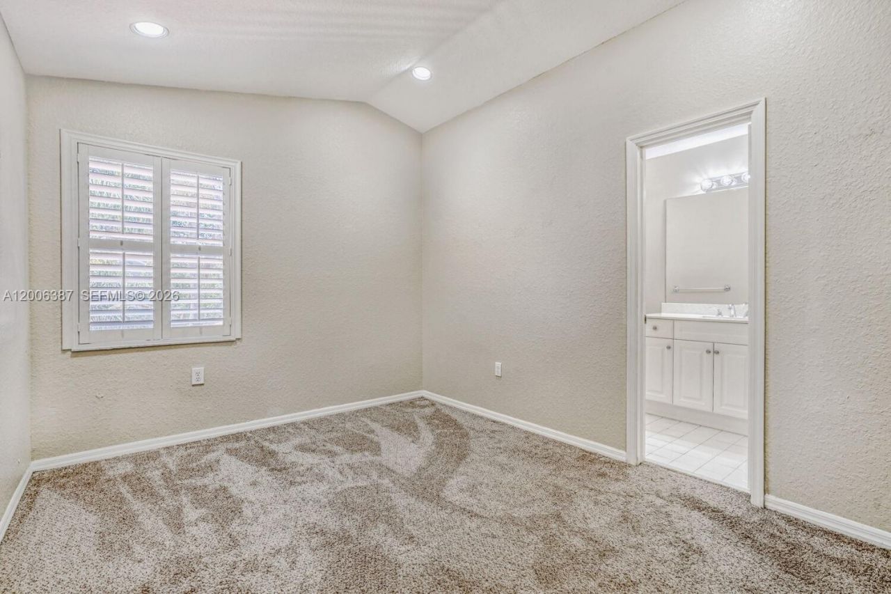 941 Doveplum Ct, Hollywood, FL 33019 Photo