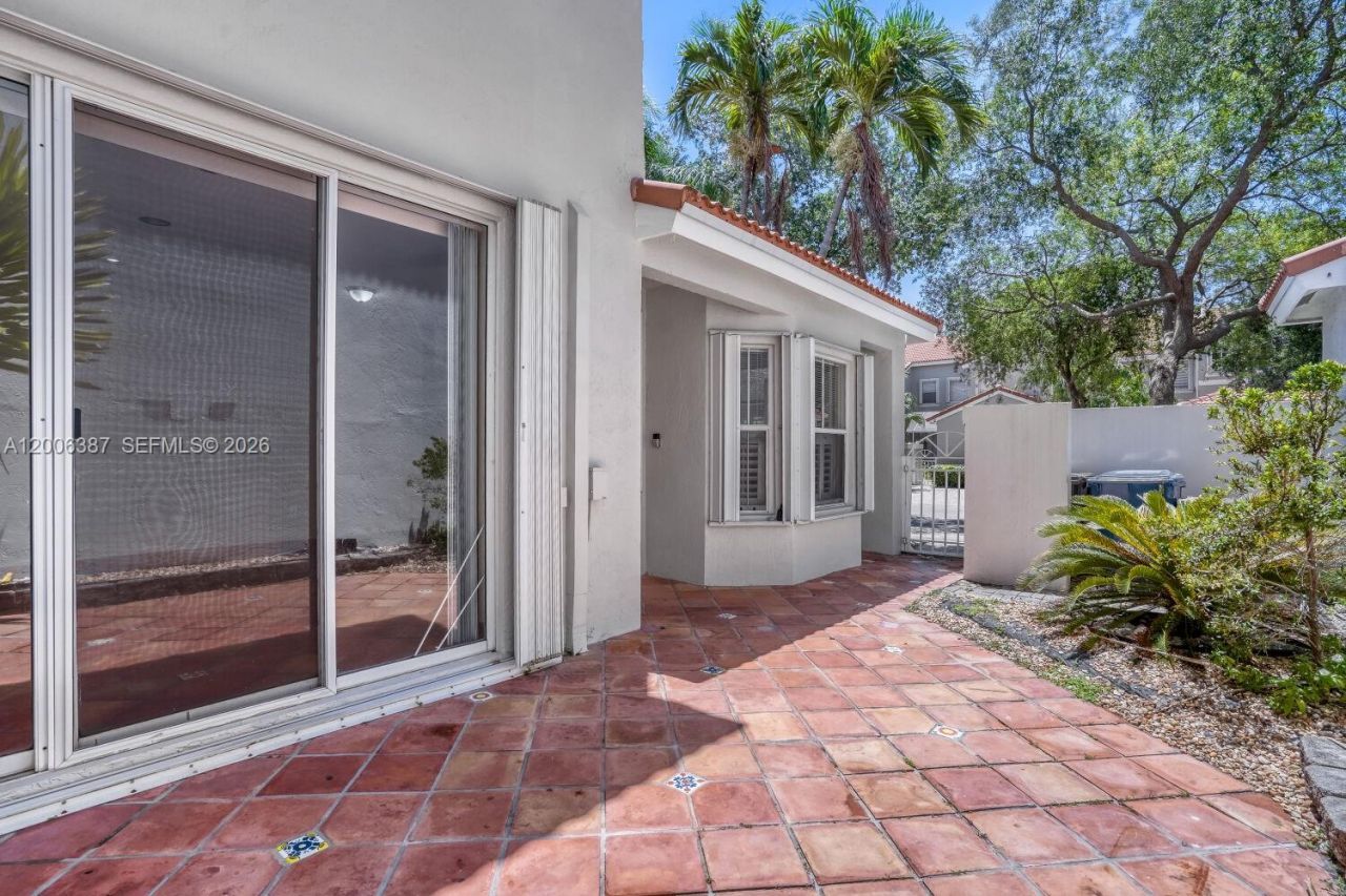 941 Doveplum Ct, Hollywood, FL 33019 Photo