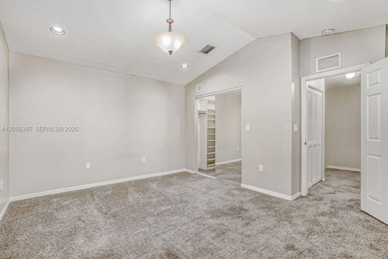 941 Doveplum Ct, Hollywood, FL 33019 Photo