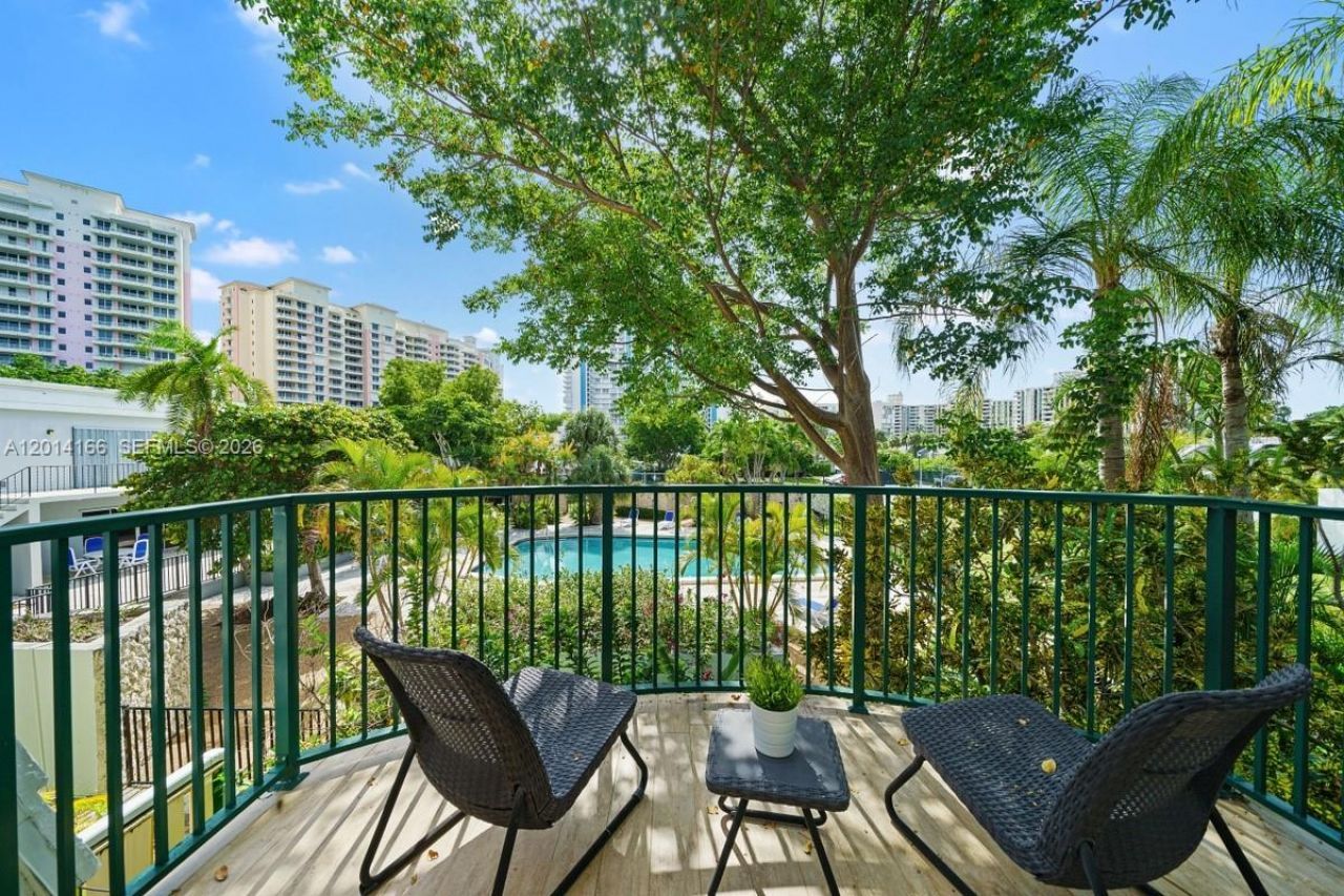 232 Sea View Dr, Unit 108, Key Biscayne, FL 33149 Photo