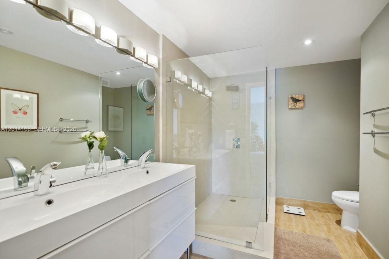 232 Sea View Dr, Unit 108, Key Biscayne, FL 33149 Photo