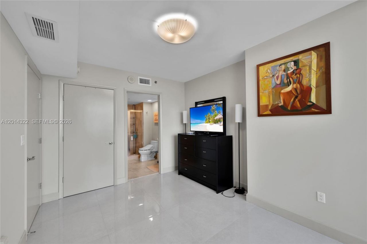 1800 S Ocean Dr , Unit 2007, Hallandale Beach, FL 33009 Photo