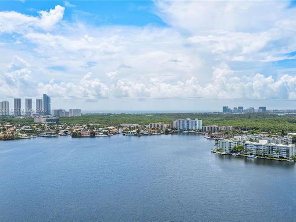 17111 Biscayne Blvd , Unit PH2, North Miami Beach, FL 33160
